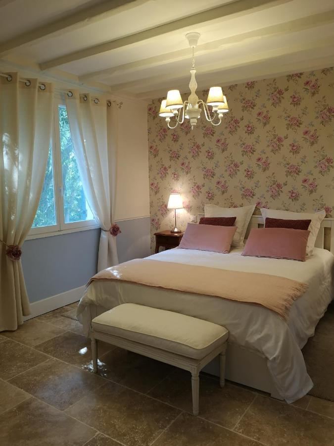 Le Mas des Agapes Beaucaire (Gard) Exterior foto